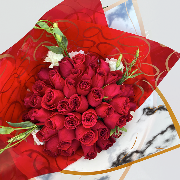 Ramo Delia 50 Rosas con Lisianthus